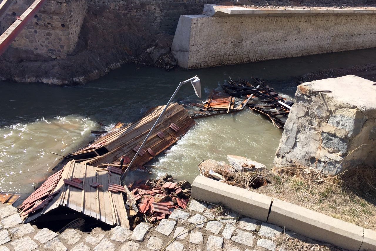 Yıkılan köprünün yerine yenisi yapılacak 6