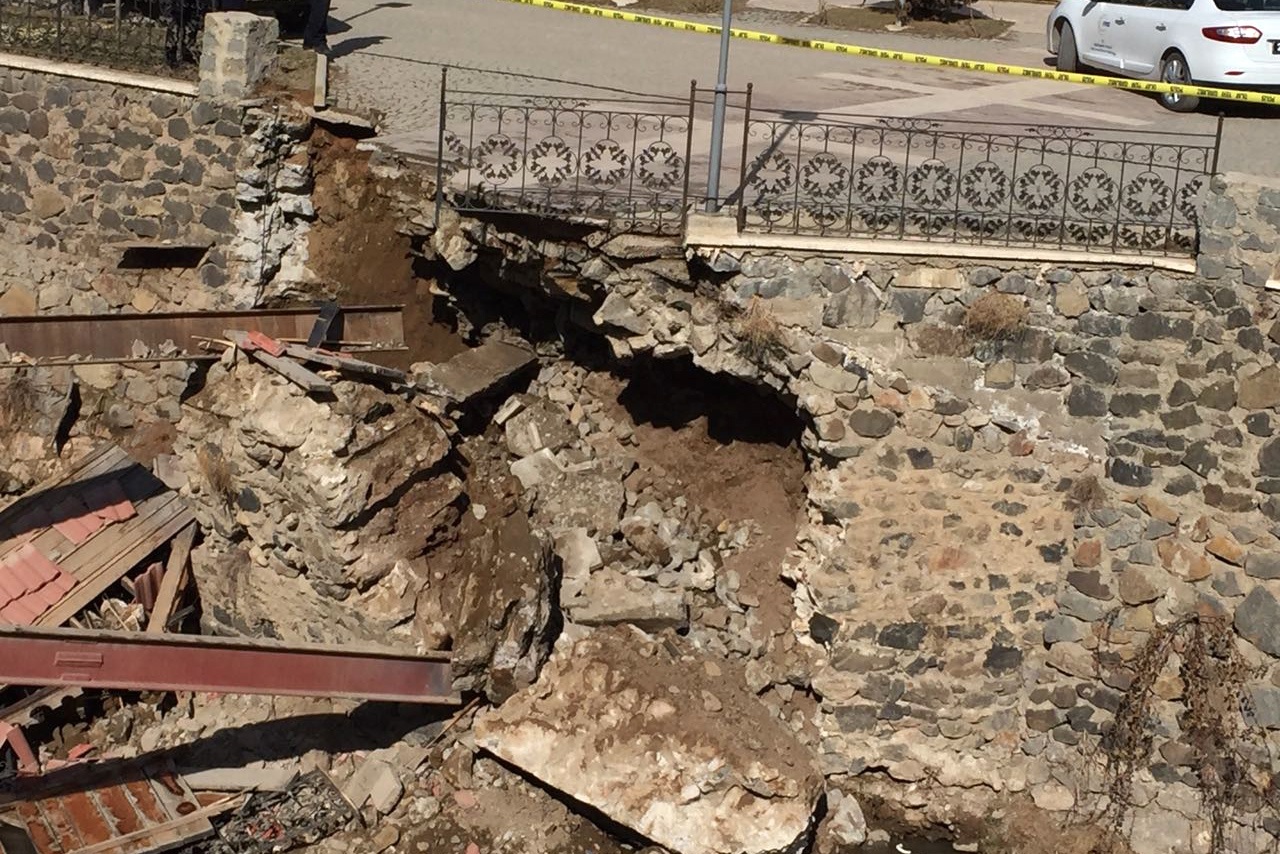 Yıkılan köprünün yerine yenisi yapılacak 7