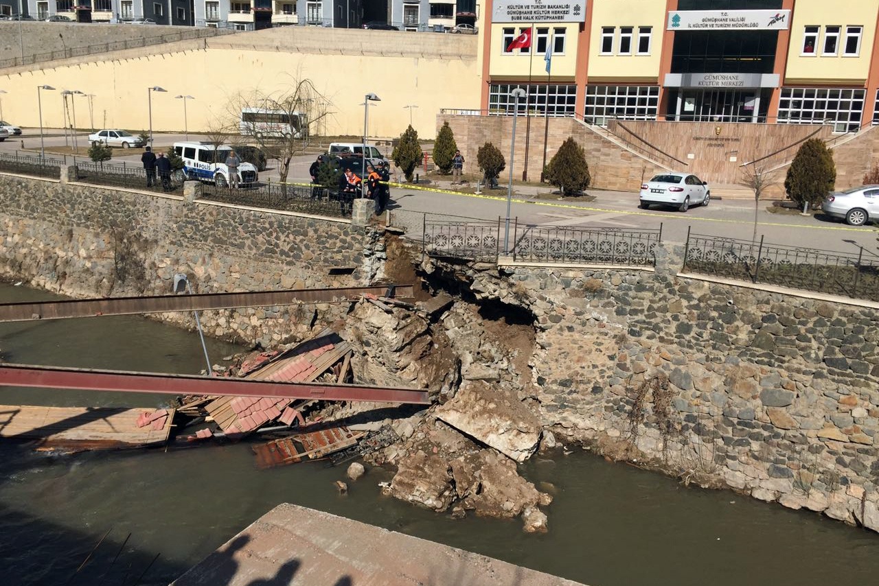 Yıkılan köprünün yerine yenisi yapılacak 9