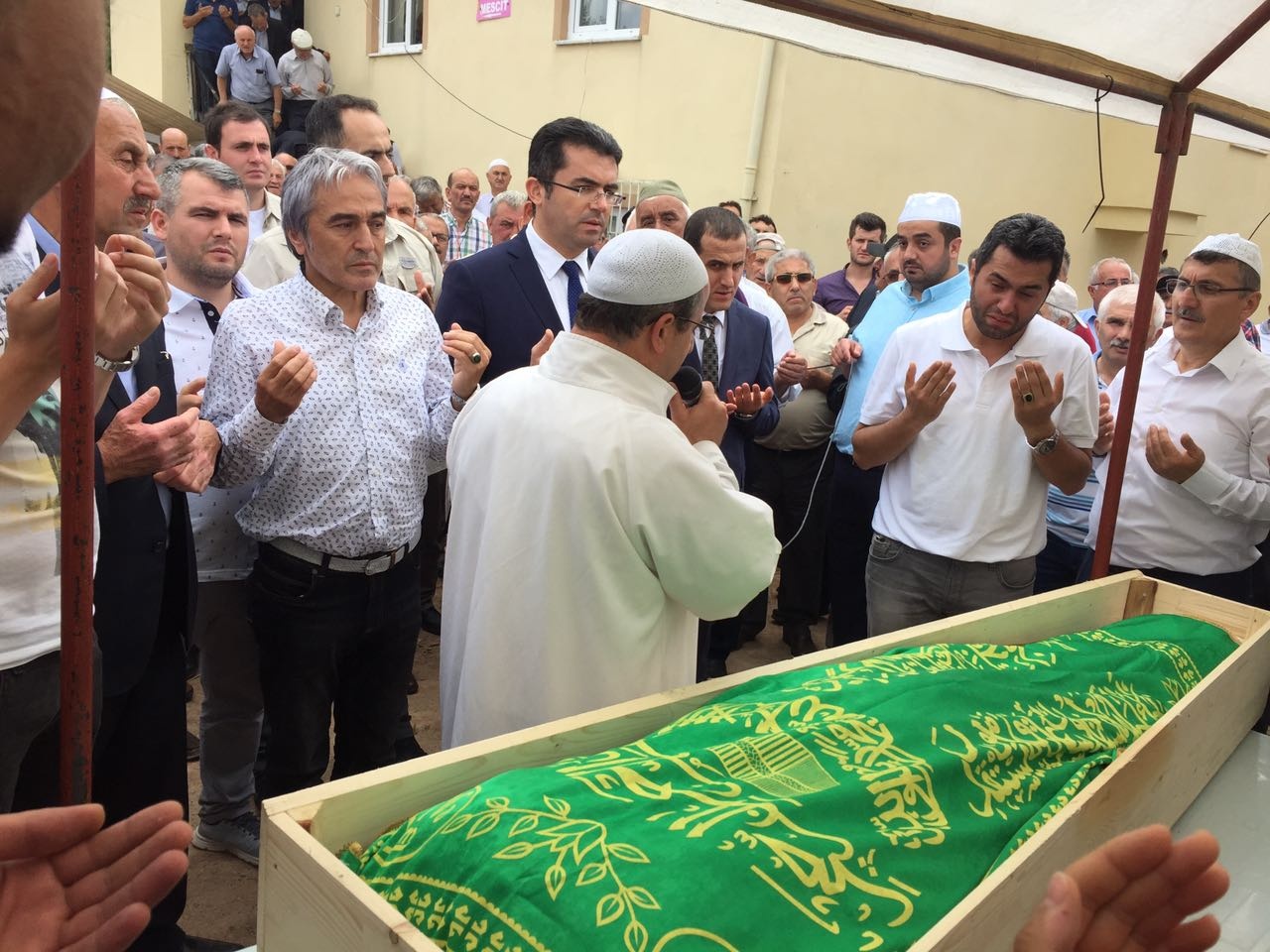 Vali Memiş’in amca acısı 4