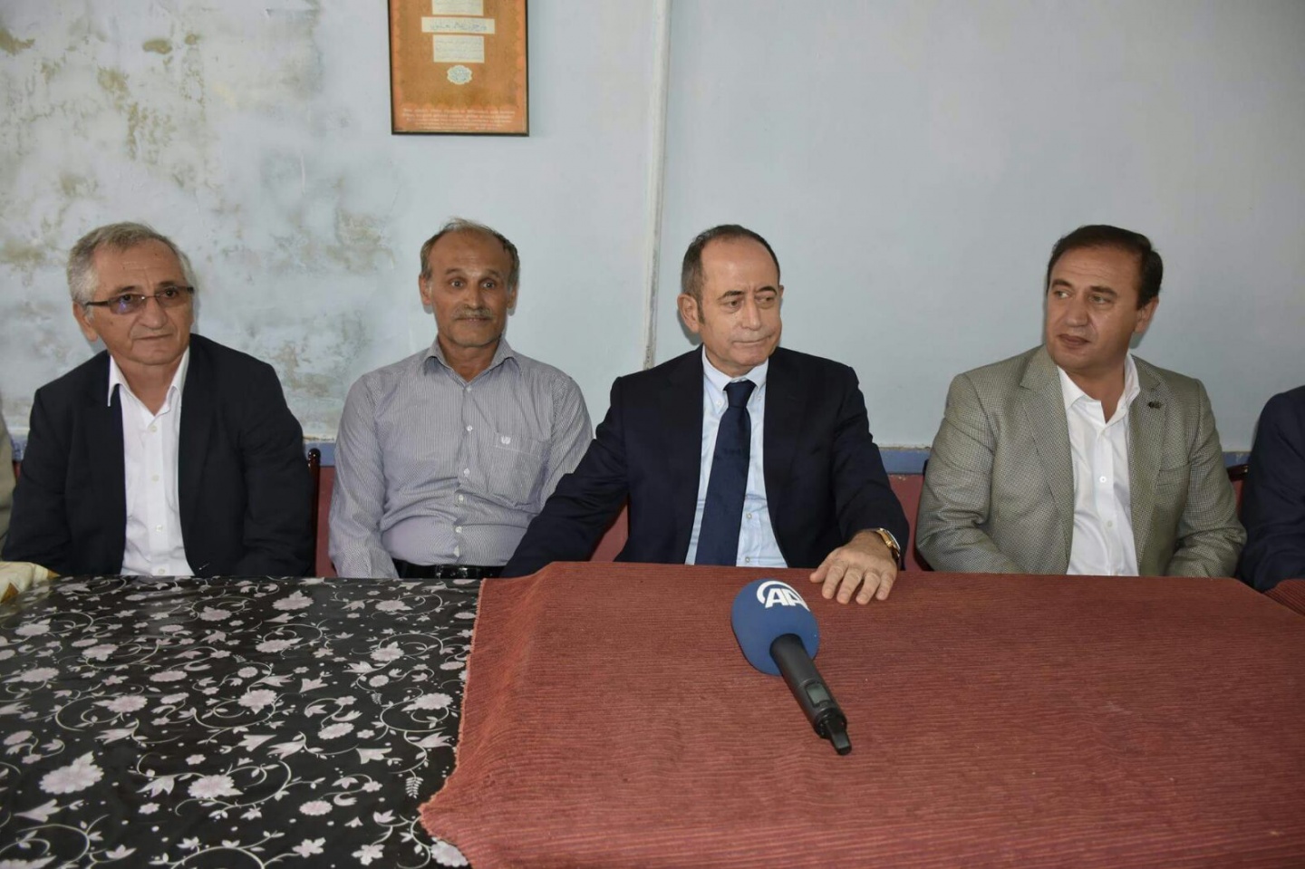 TBMM Başkanvekili Hamzaçebi'den şehit öğretmenin ailesine ziyaret   3