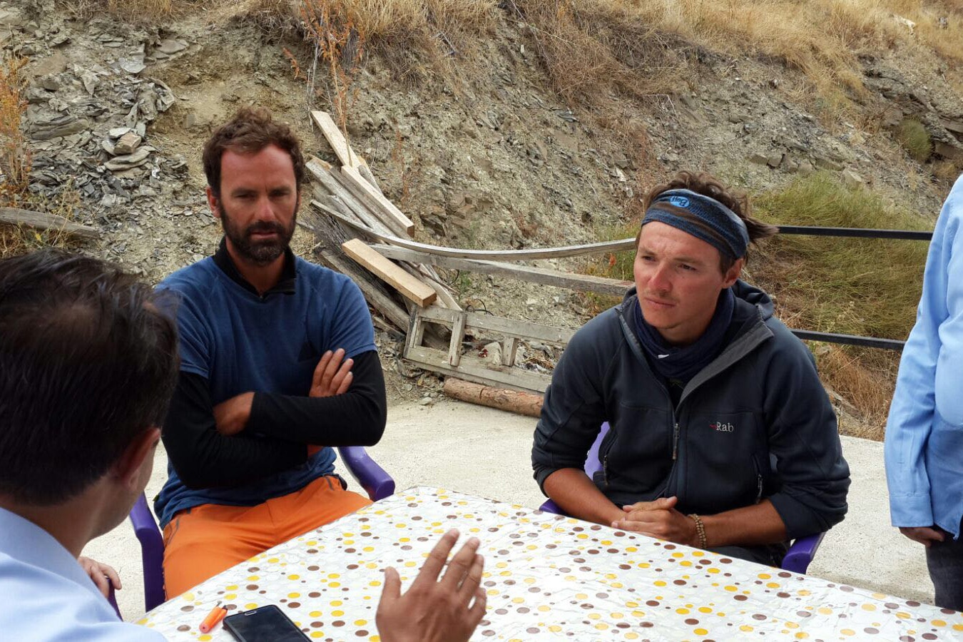 Bisikletle dünyayı geziyorlar, Anadolu insanı yüzünden turlarını tamamlayamıyorlar 8