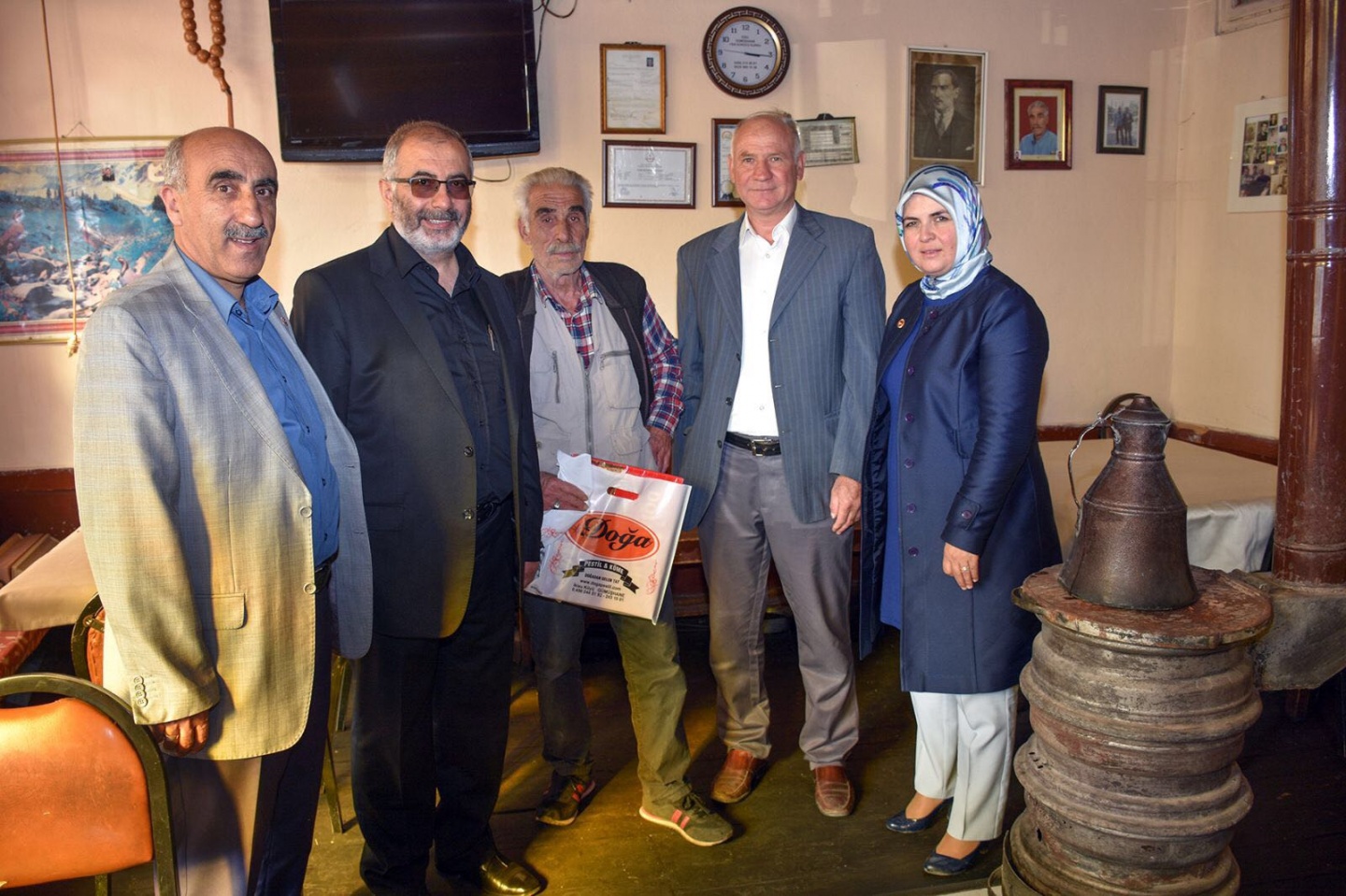 AK Parti’den yaşlılara ziyaret 4