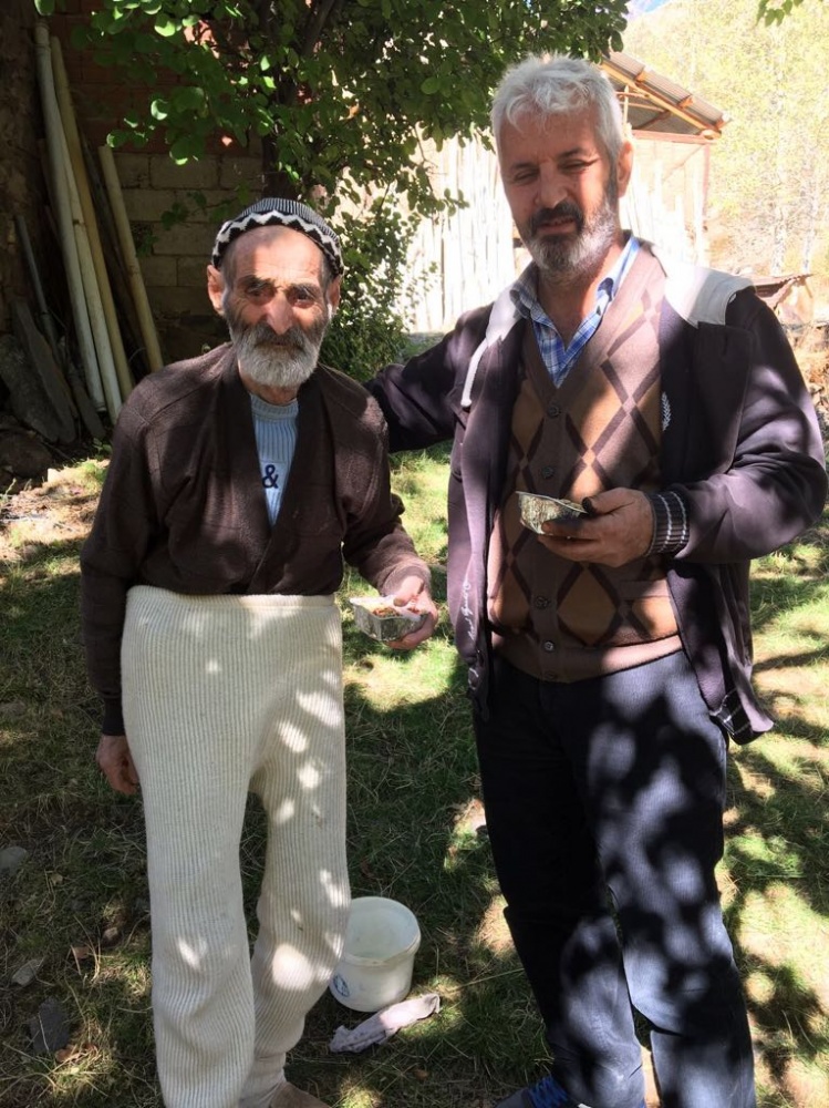 Yağlıdere derneğinden köyde aşure ikramı 2