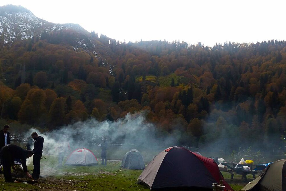 Gümüşhaneli dağcılar Karagöl’de kamp kurdu 16
