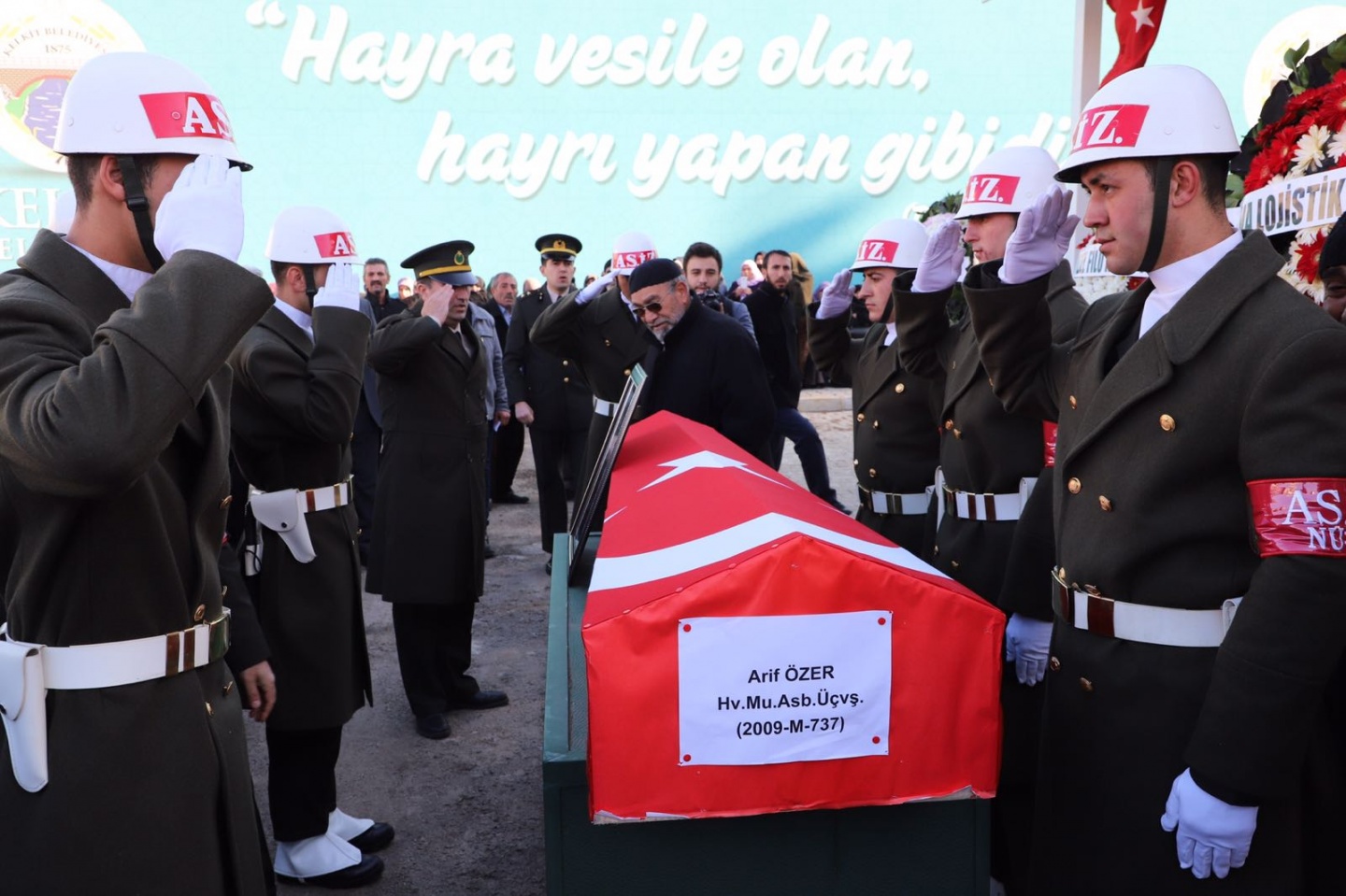 Şehidimiz son yolculuğuna uğurlandı 1