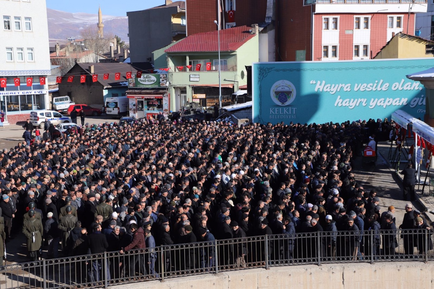 Şehidimiz son yolculuğuna uğurlandı 8