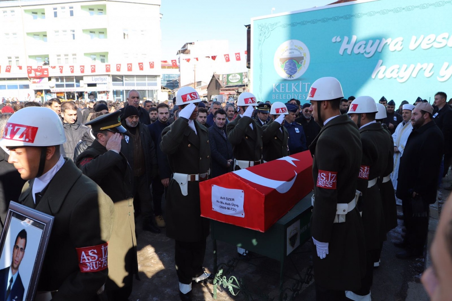 Şehidimiz son yolculuğuna uğurlandı 14