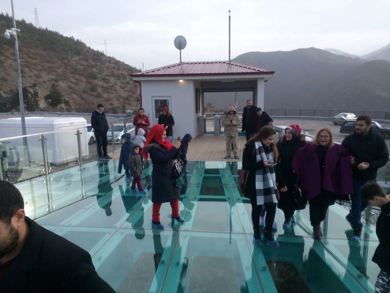 Torul kalesine cam seyir terası akını 2