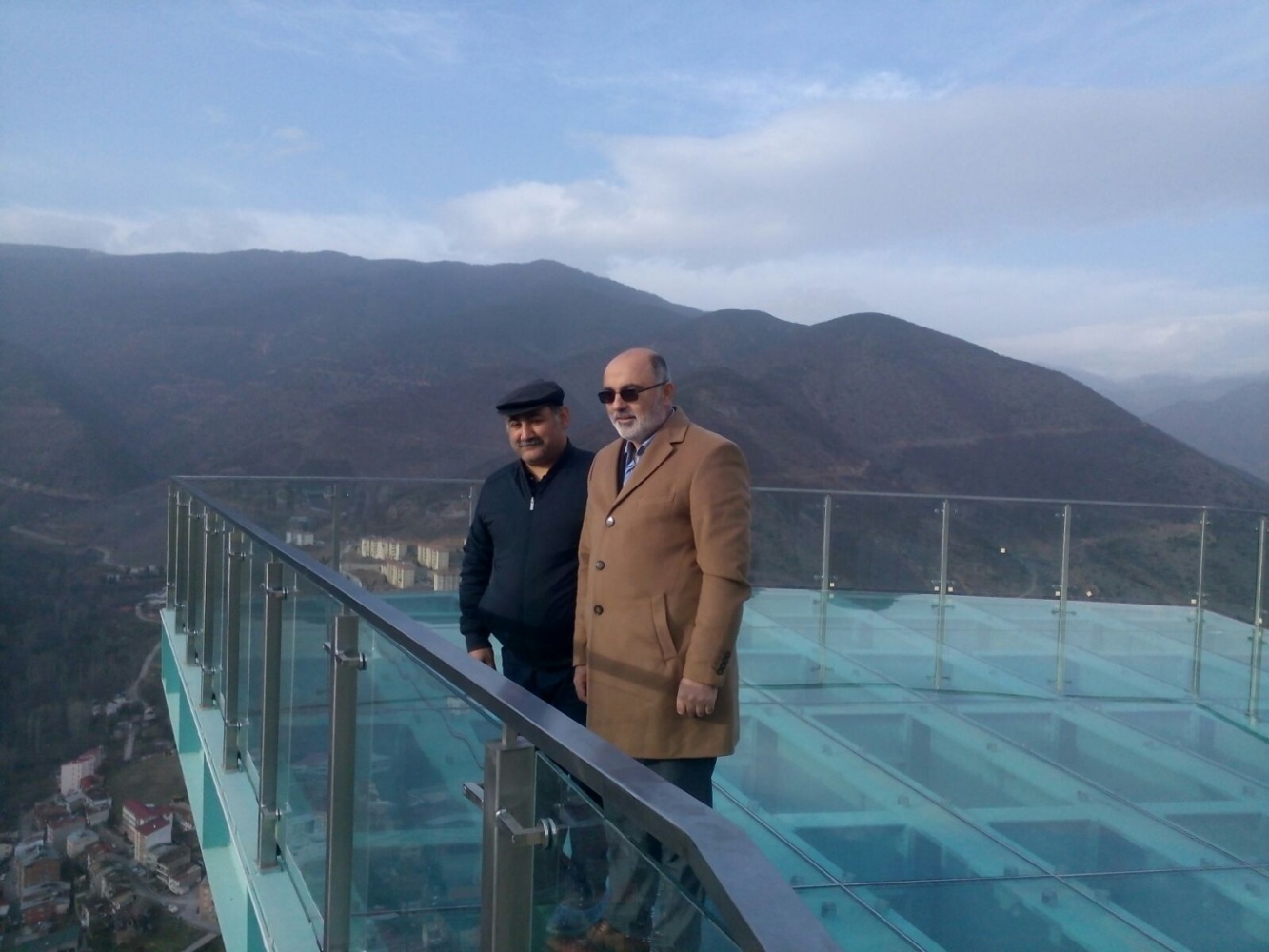 Torul kalesine cam seyir terası akını 1