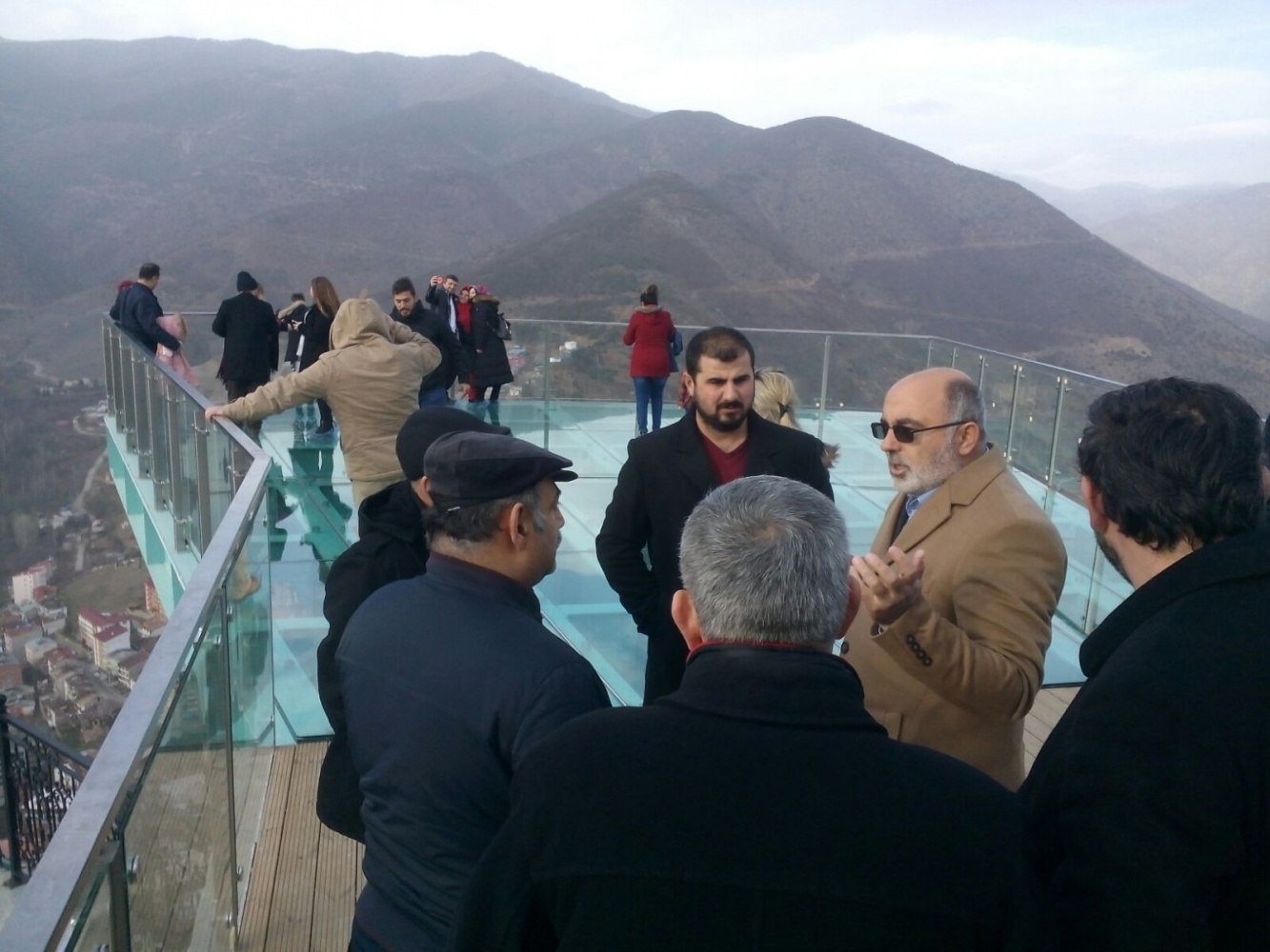 Torul kalesine cam seyir terası akını 5