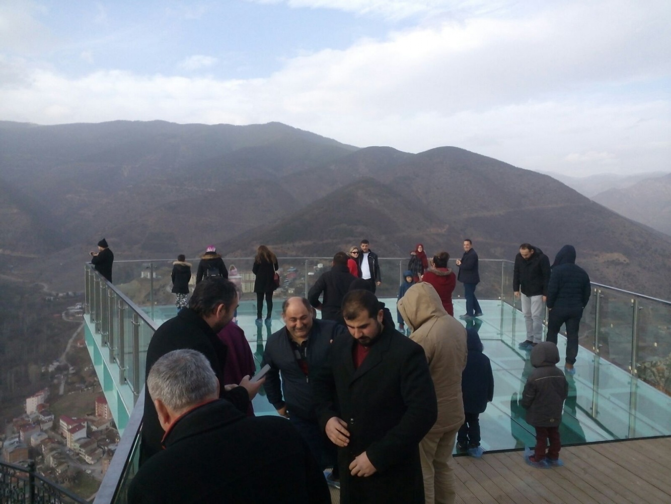 Torul kalesine cam seyir terası akını 4