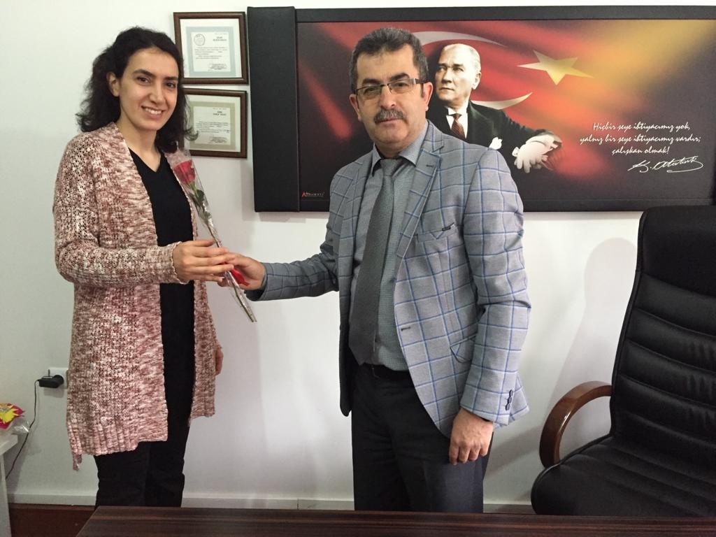 Göçmen kadınlara karanfil 2