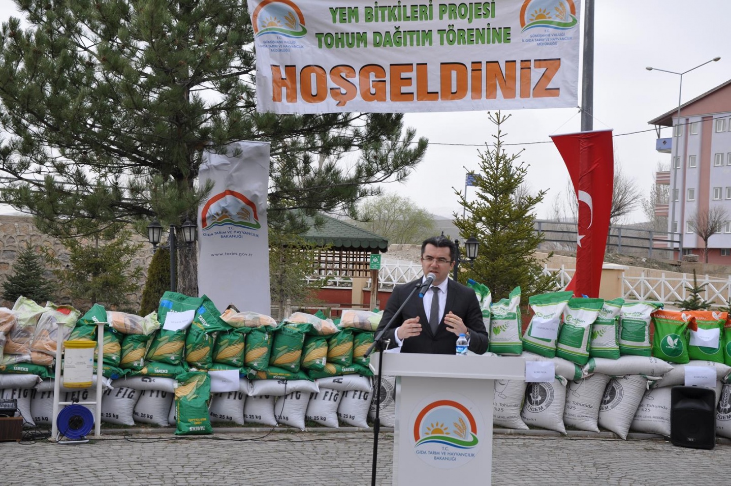 Gümüşhane’de çiftçilere 102,3 ton yem bitkisi tohumu dağıtıldı 6