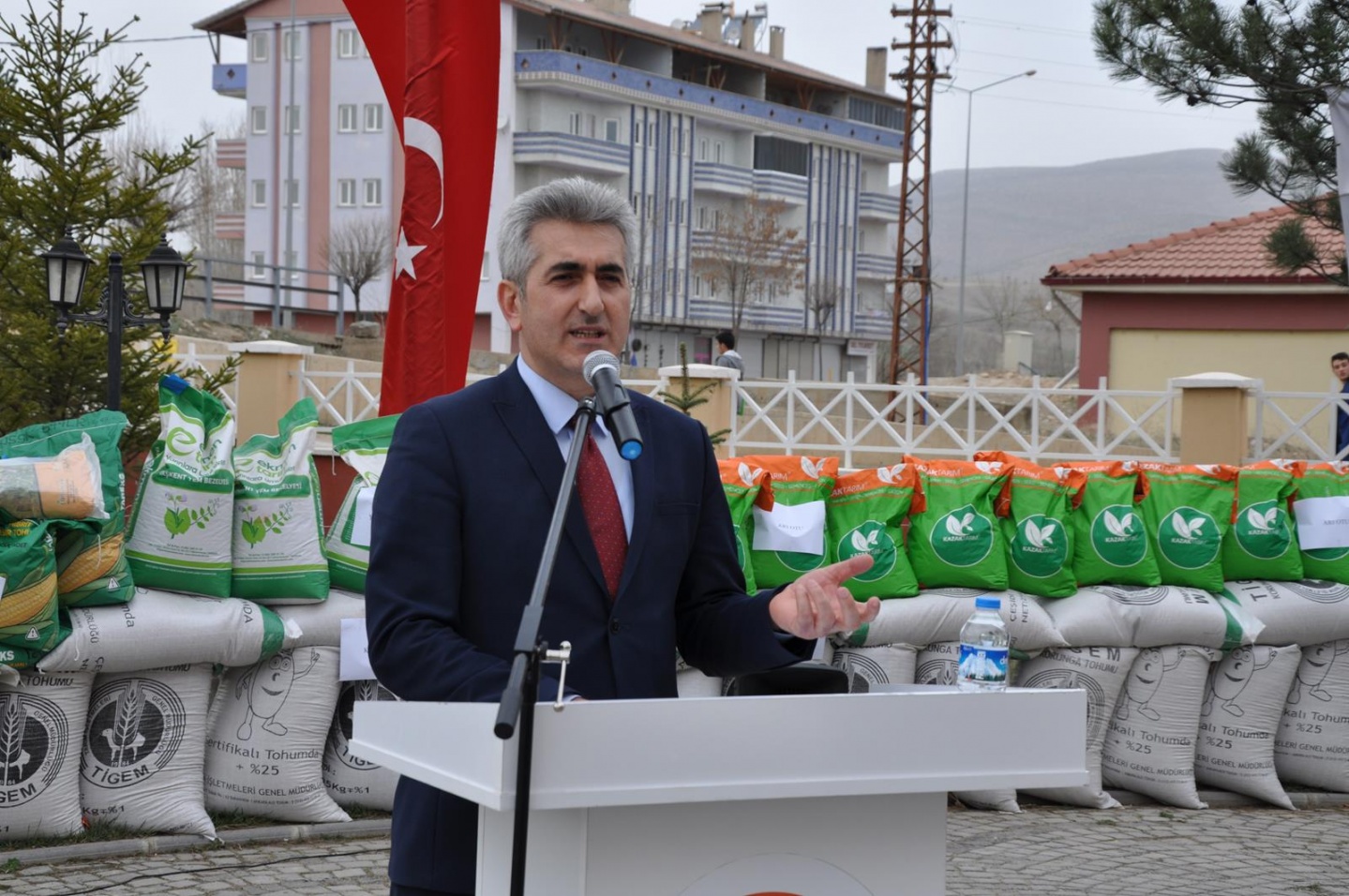 Gümüşhane’de çiftçilere 102,3 ton yem bitkisi tohumu dağıtıldı 15