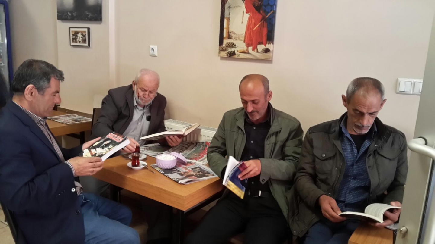 Eğitimci-Yazar İsmail Hayal’den kitap okuma projesine destek 3