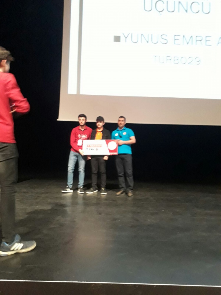 Gençler kodlayarak madalya koleksiyonu yapıyor 1