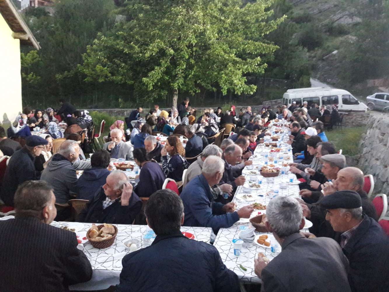 Yağlıdere köylüleri iftar sofrasında buluştu 2
