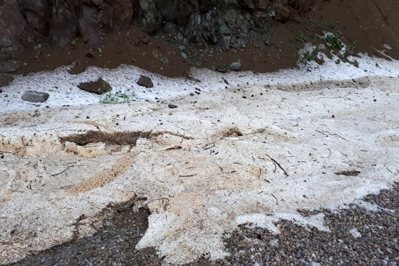 Gümüşhane’yi yağmur ve dolu vurdu 8