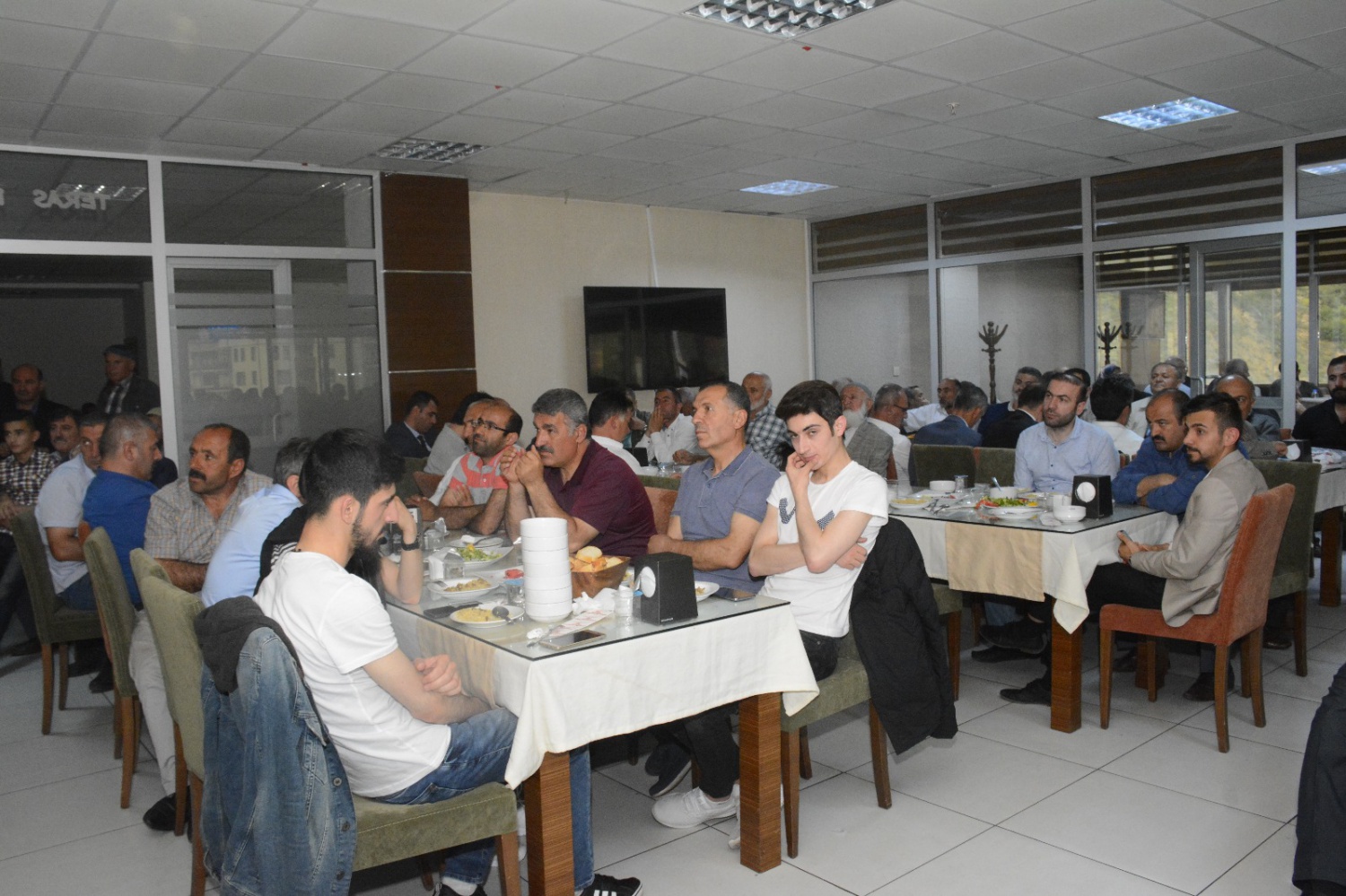 AK Parti’ye geniş katılımlı destek yemeği  21