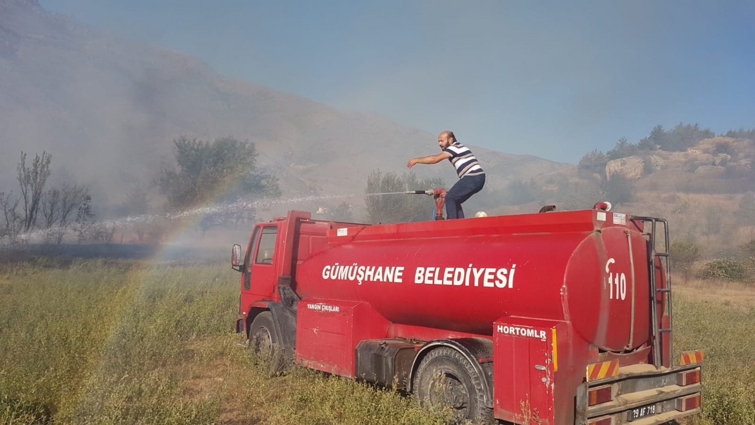 Gümüşhane'deki örtü yangını kontrol altına alındı 2