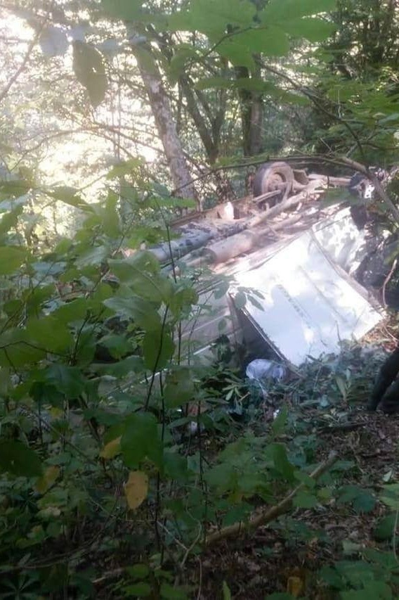 Kürtün’de minibüs uçuruma yuvarlandı: 3 ölü, 3 yaralı 1