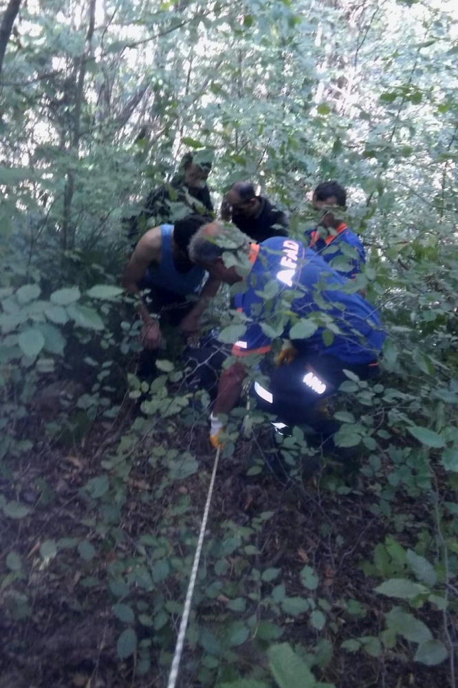 Kürtün’de minibüs uçuruma yuvarlandı: 3 ölü, 3 yaralı 6