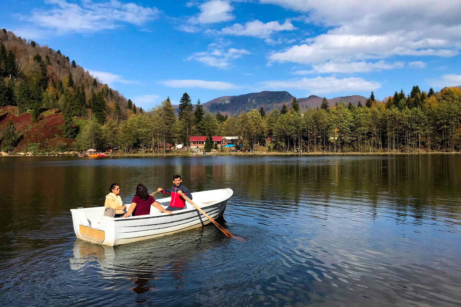 Gümüşhaneli dağcılar Karagöl’de kamp kurdu 3