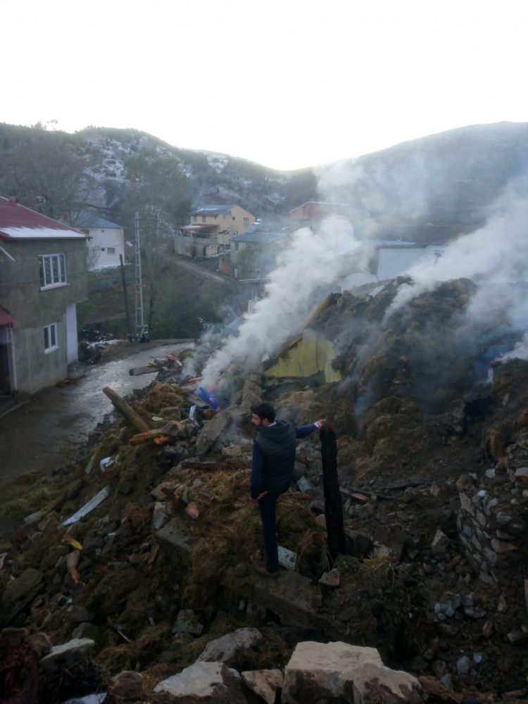 Gümüşhane’de yangın 13