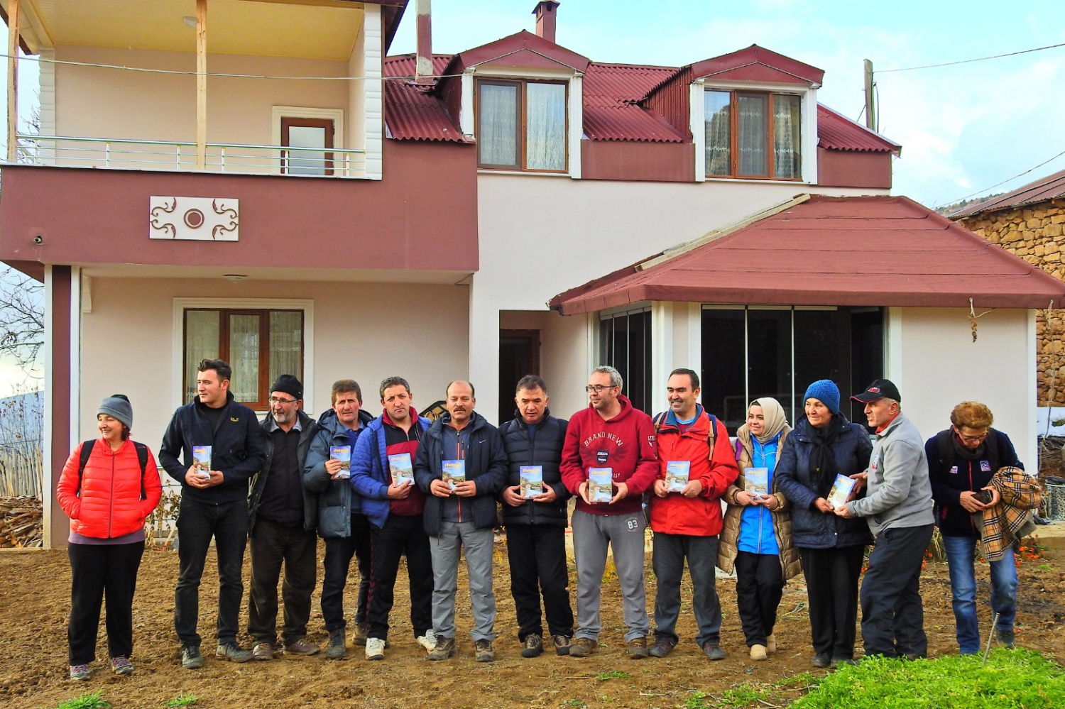 Gümüşhaneli dağcılar öğretmenler için yürüdü 16