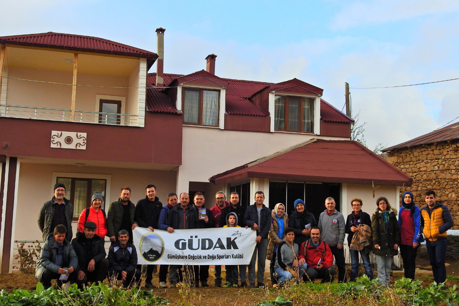 Gümüşhaneli dağcılar öğretmenler için yürüdü 18