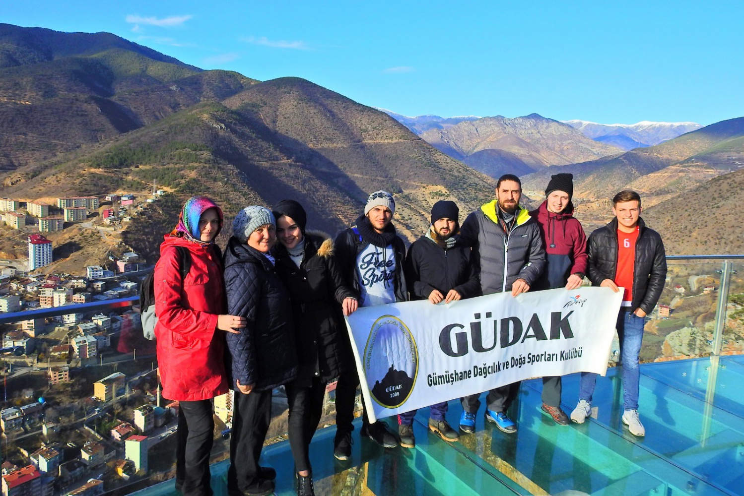 Gümüşhaneli dağcılardan tarihi ipek yolunda beyaz yürüyüş 35