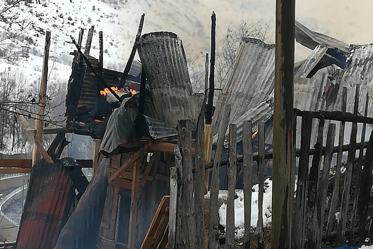 Bir yıllık emeği küle döndü 1