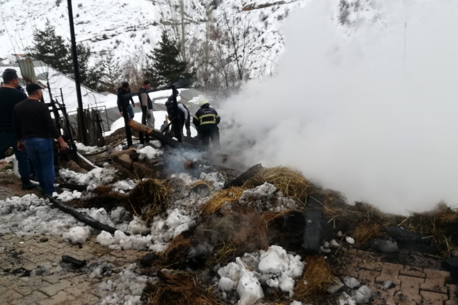 Bir yıllık emeği küle döndü 2