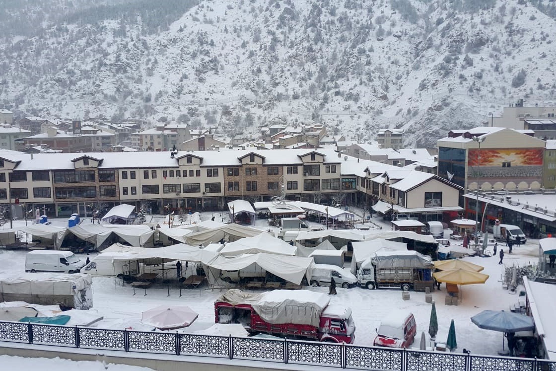 Kar yağdı 2 saatte 5 maddi hasarlı kaza meydana geldi 7