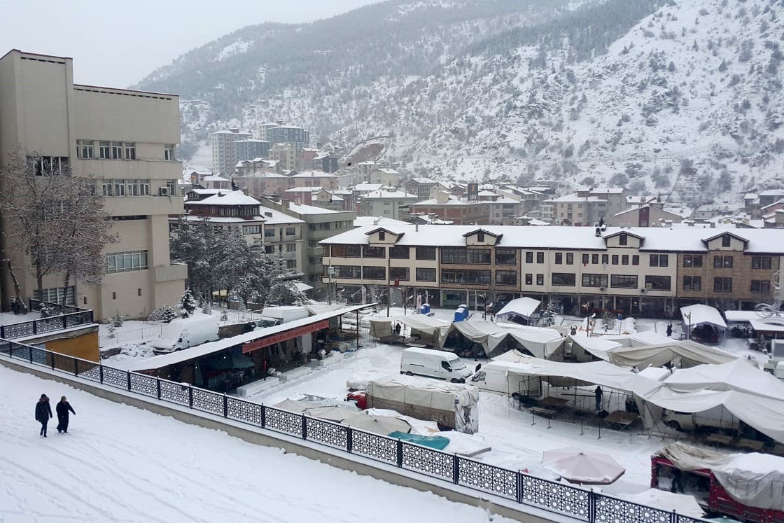 Kar yağdı 2 saatte 5 maddi hasarlı kaza meydana geldi 6