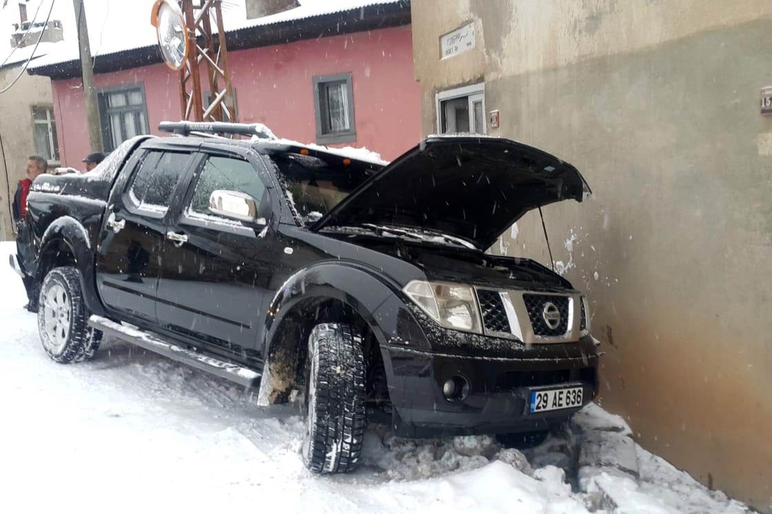 Kar yağdı 2 saatte 5 maddi hasarlı kaza meydana geldi 8