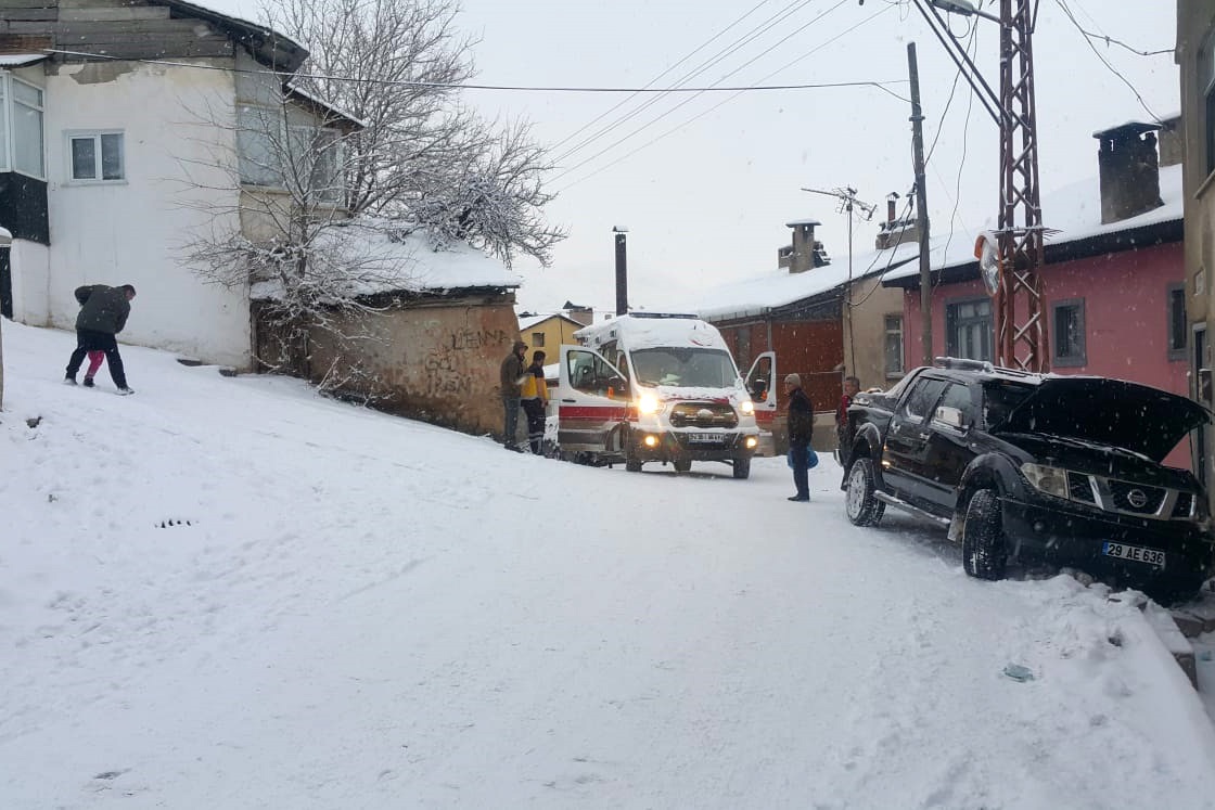 Kar yağdı 2 saatte 5 maddi hasarlı kaza meydana geldi 9