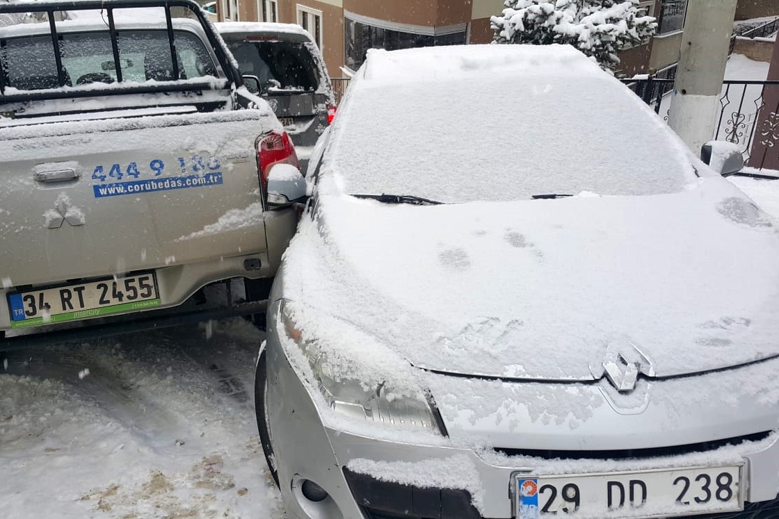 Kar yağdı 2 saatte 5 maddi hasarlı kaza meydana geldi 13