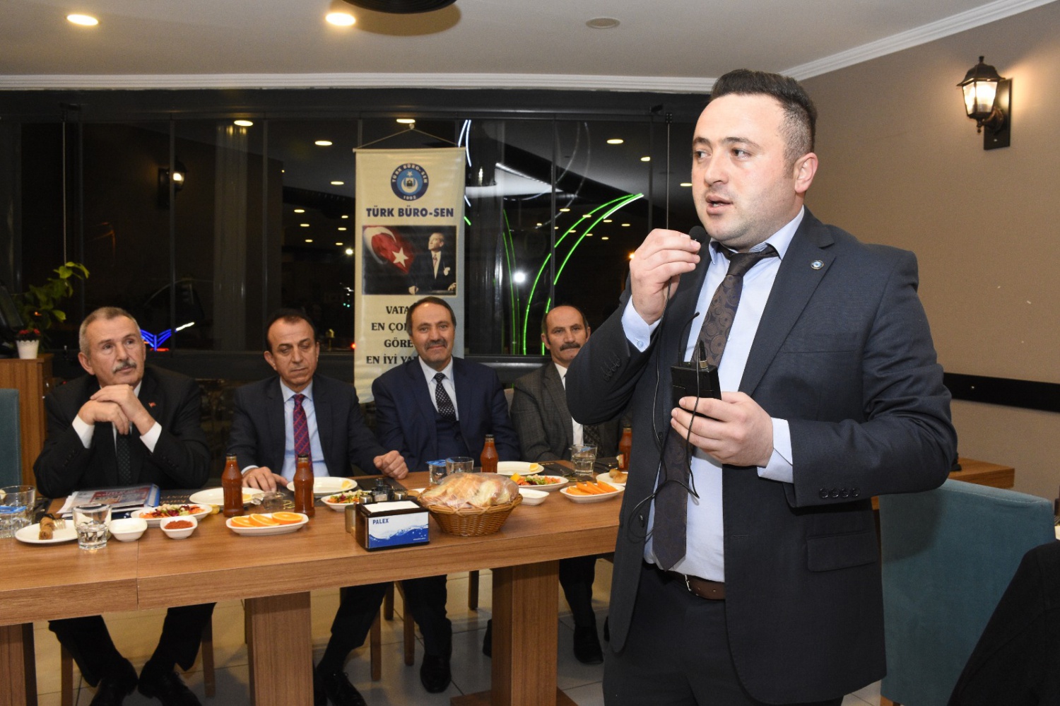 Türk Büro-Sen üyeleri yemekte buluştu 1