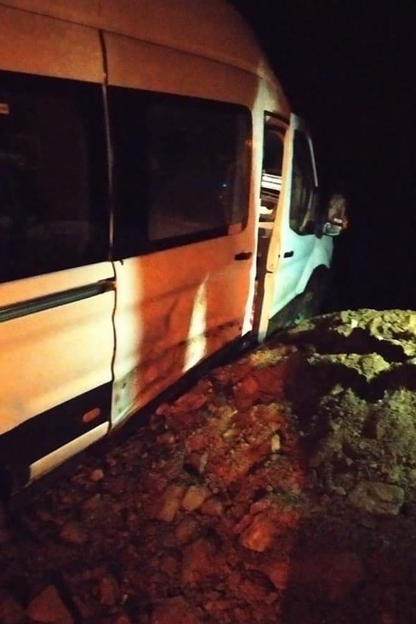 İşçi servisi kaza yaptı: 2 yaralı 5