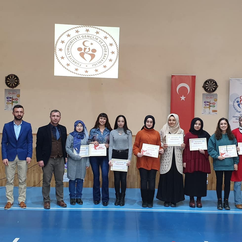 Gençler bilgi yarışmasında ter döktü 1