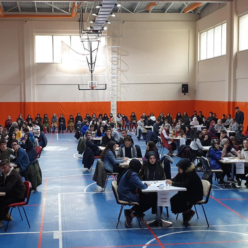 Gençler bilgi yarışmasında ter döktü 3