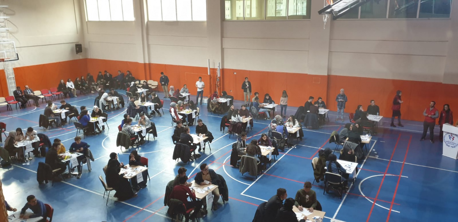 Gençler bilgi yarışmasında ter döktü 8