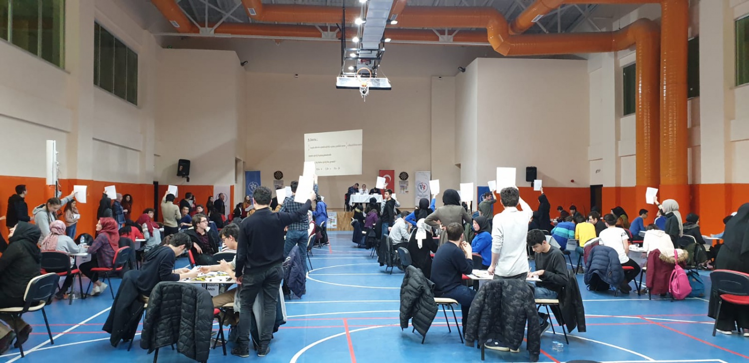 Gençler bilgi yarışmasında ter döktü 11