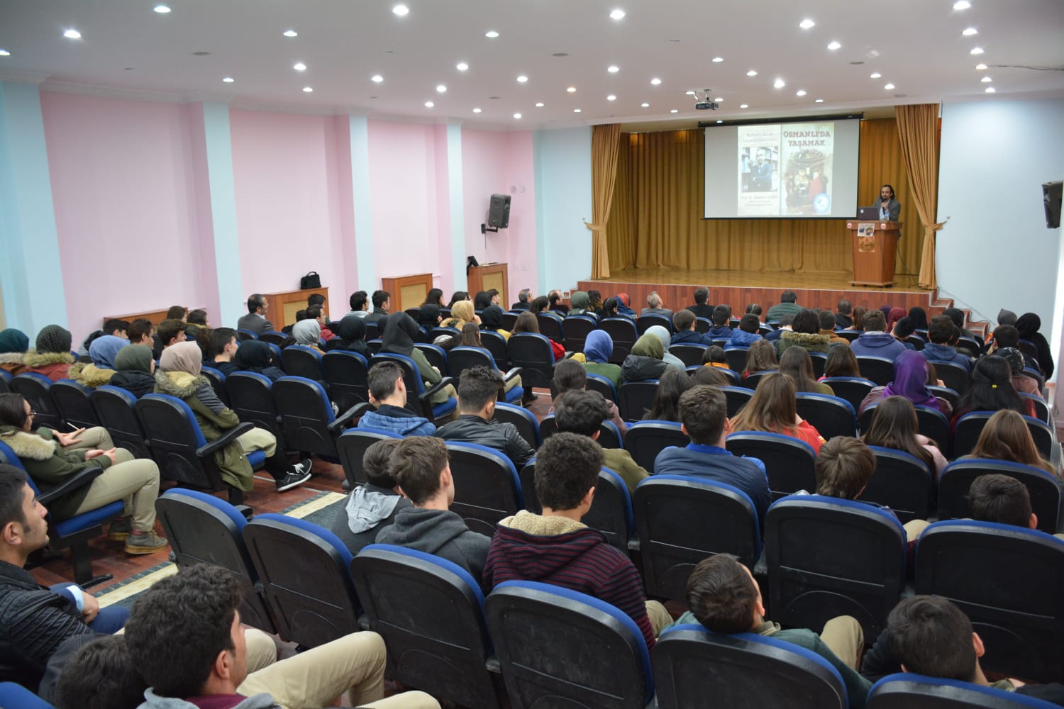 Demir öğrencilerle buluştu 8