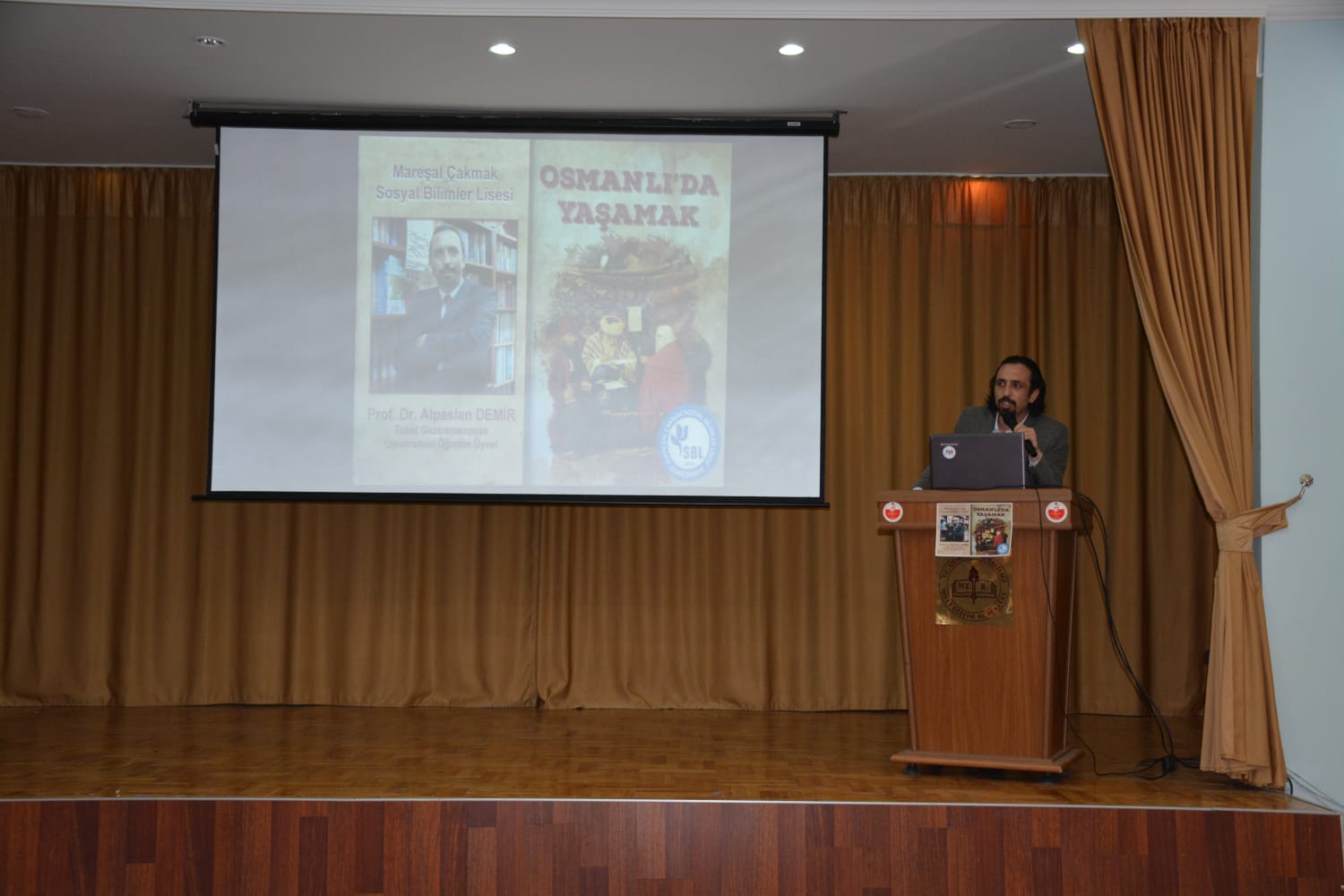 Demir öğrencilerle buluştu 7