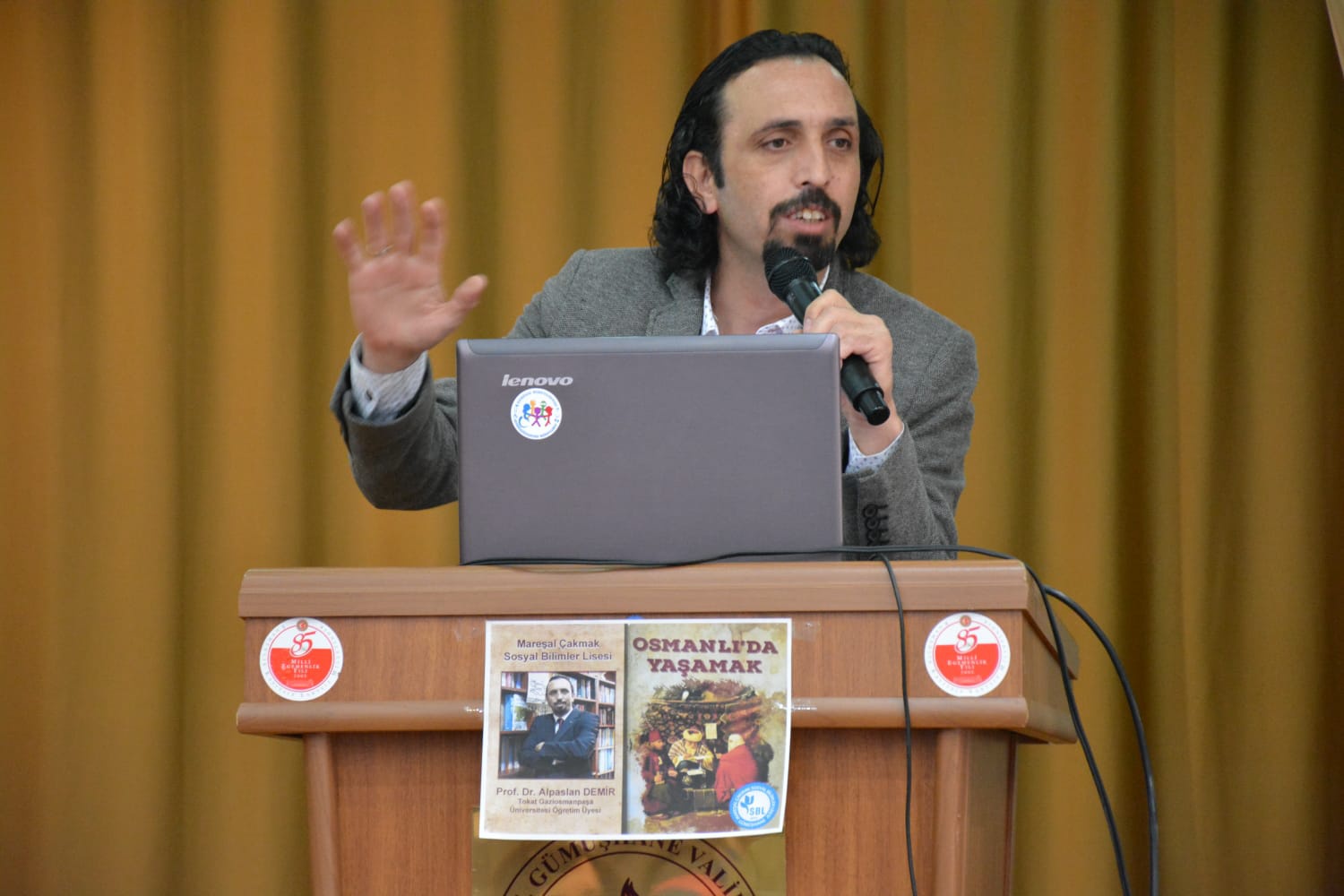 Demir öğrencilerle buluştu 12