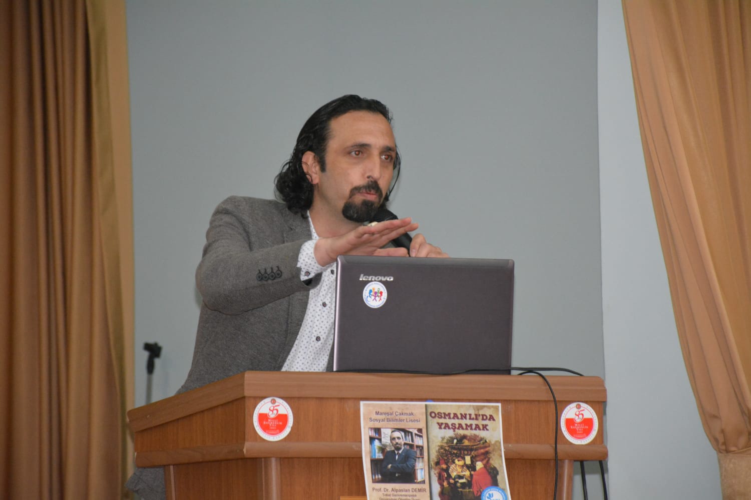 Demir öğrencilerle buluştu 9