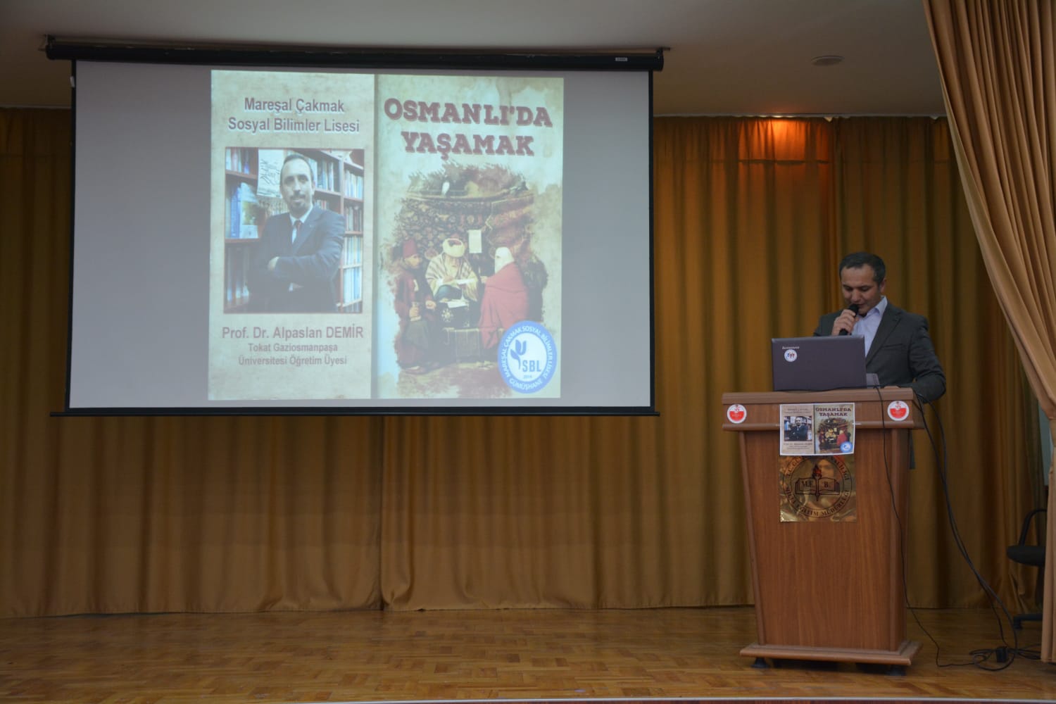 Demir öğrencilerle buluştu 16